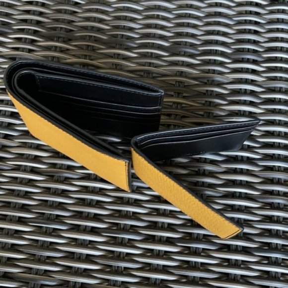 Michael Kors Men`s Cooper Pebbled Leather Billfold Wallet With Passcase - Picture 10 of 16